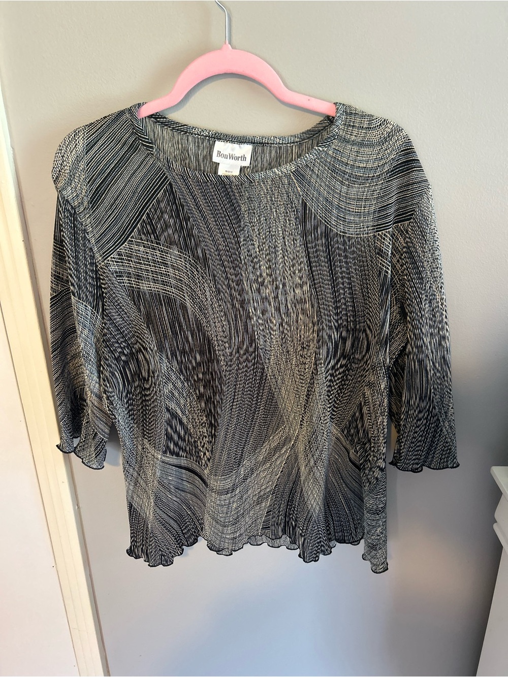 Bon Worth Black & White Abstract Wave Print Blouse